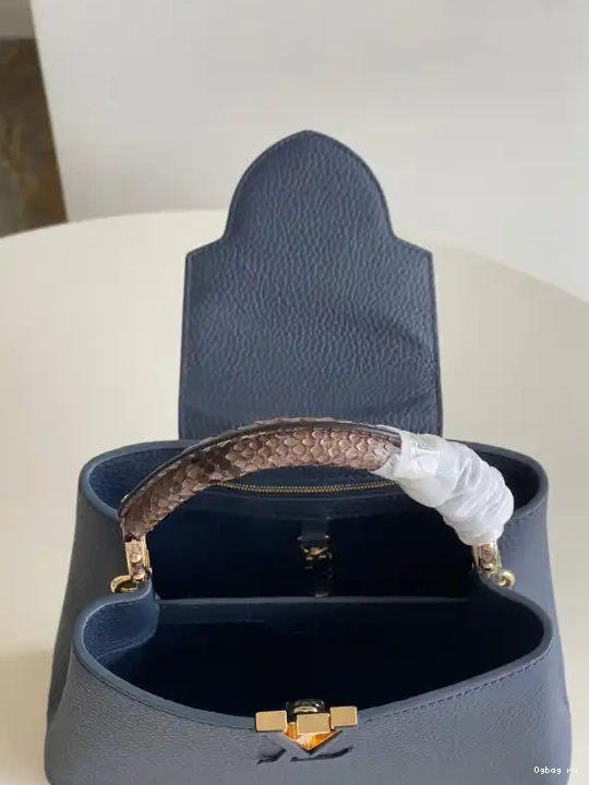 VUITTON CAPUCINES BB LOUIS 0605